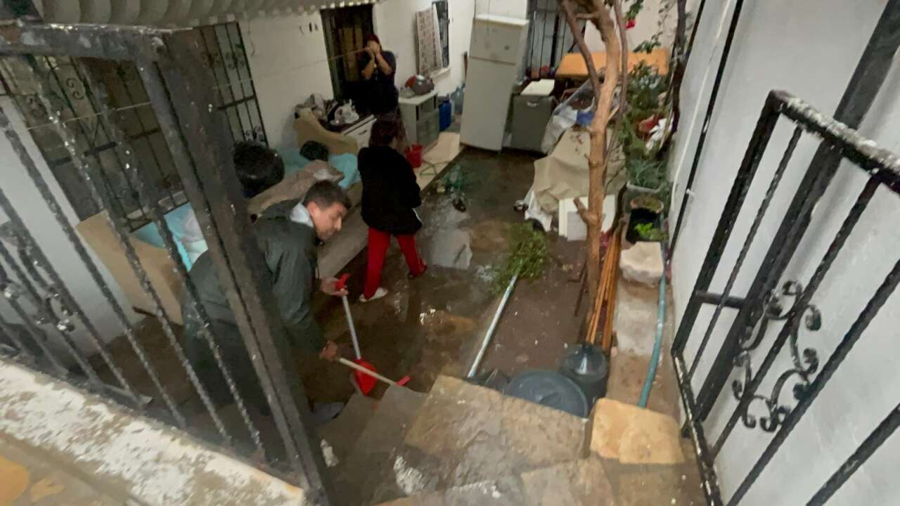 Muğla’yı Sağanak ve Fırtına Vurdu: Bodrum’da Kanalizasyon Taştı, Evleri Pis Su Bastı 8